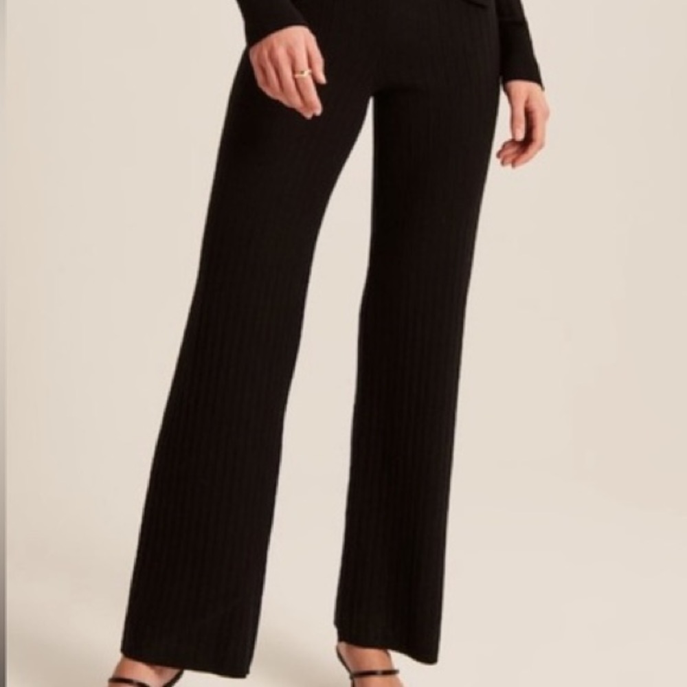 Abercrombie Small Black Knit Sweater Pants
